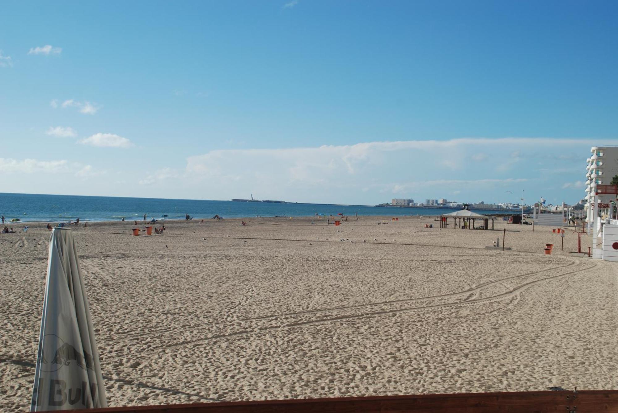 Brisas Estadio Playa Victoria Cádiz Exterior foto